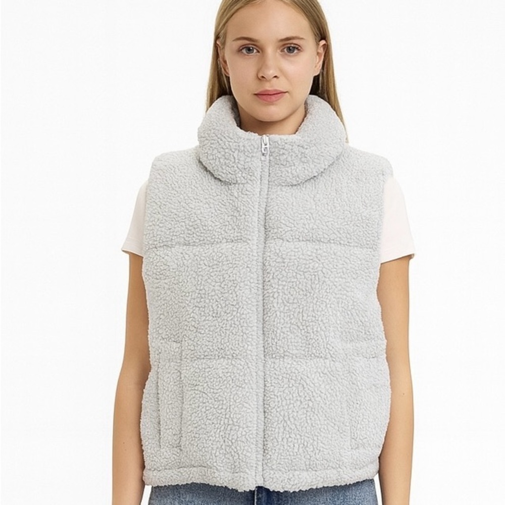 Hollister Women's Light Gray Fleece Vest